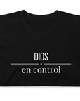 Dios en Control- Camiseta de manga corta unisex