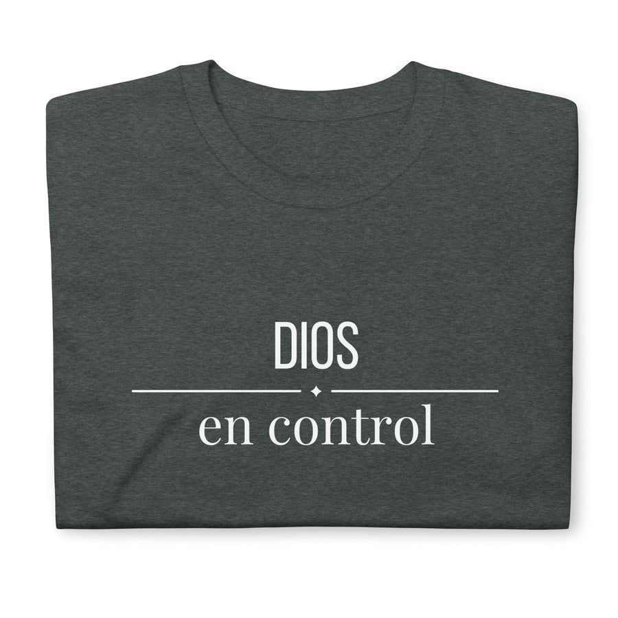 Dios en Control- Camiseta de manga corta unisex