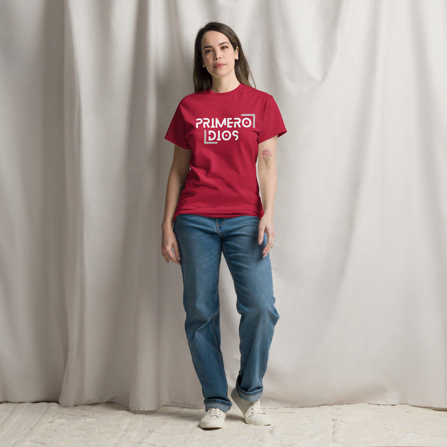 Camiseta clásica unisex (Oscuro)- "Primero Dios"