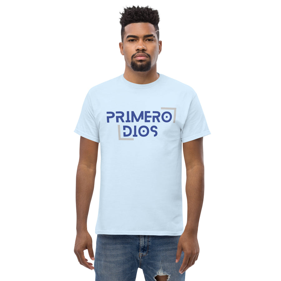 Camiseta clásica unisex (Claro)- "Primero Dios"