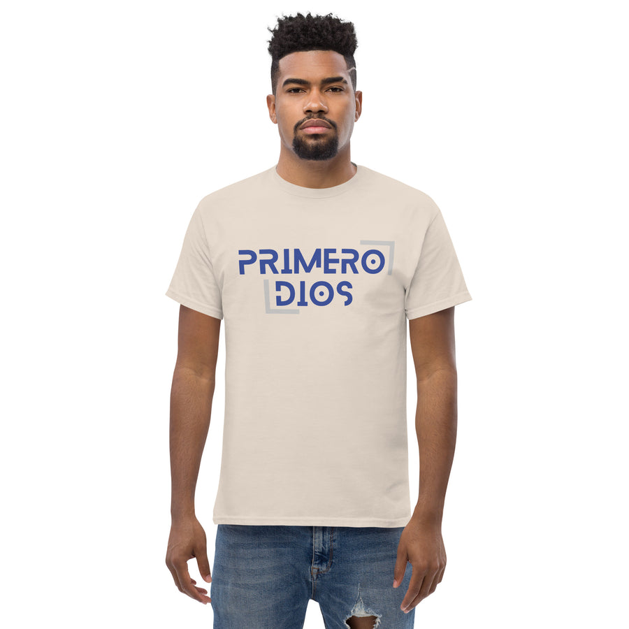 Camiseta clásica unisex (Claro)- "Primero Dios"