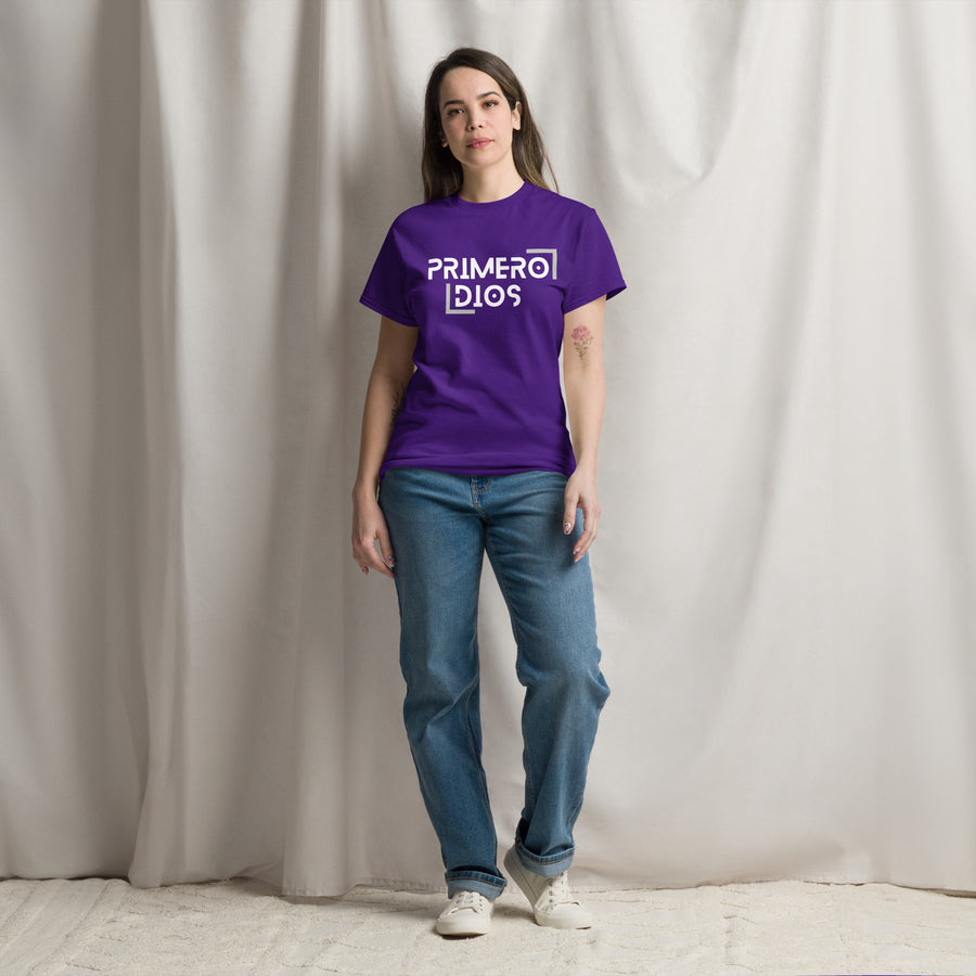 Camiseta clásica unisex (Oscuro)- "Primero Dios"