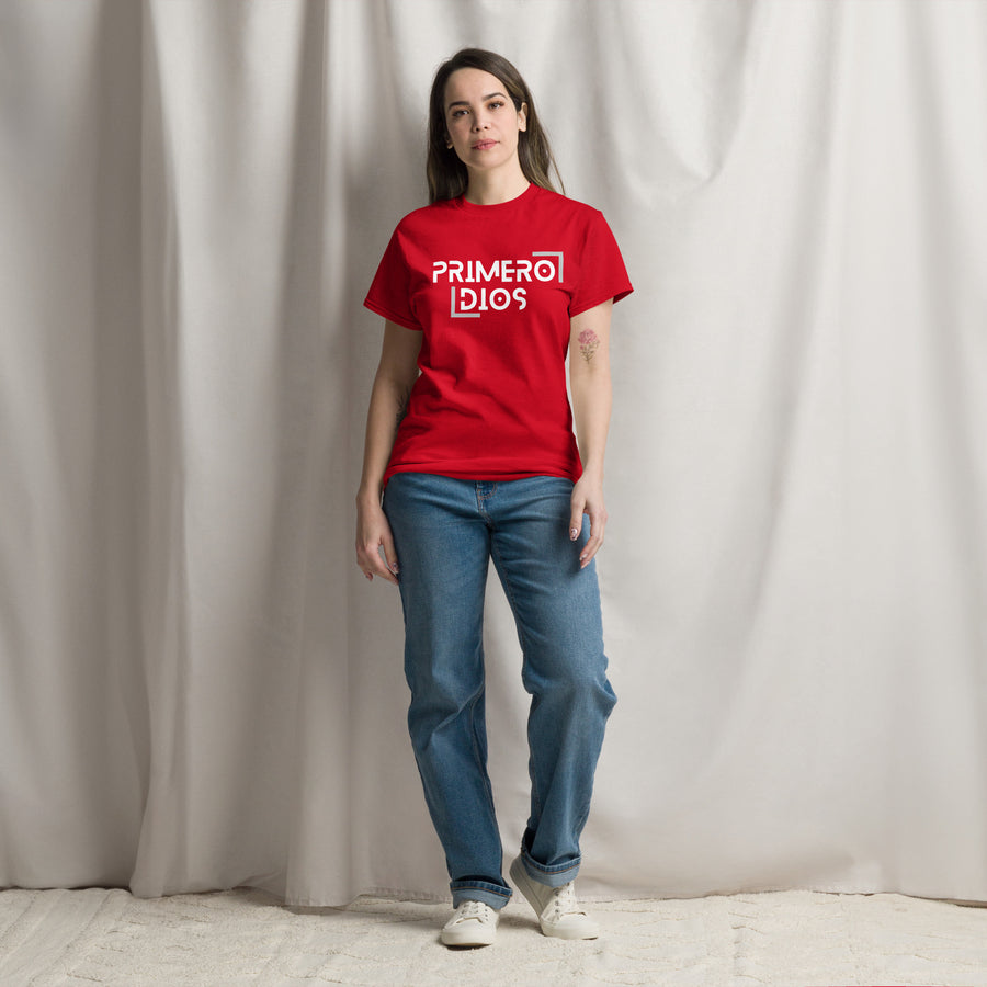 Camiseta clásica unisex (Oscuro)- "Primero Dios"